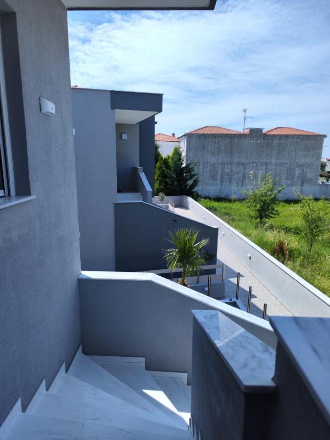 Lilli Deluxe Apartment Нікіті Екстер'єр фото